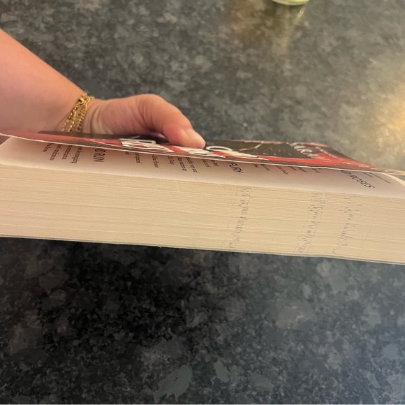 A court of thorns and roses by Sarah J Maas OOP edition ACOTAR Booktok fantasy - Picture 4 of 5